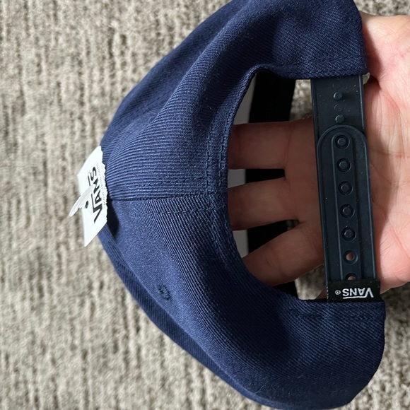 NWT. Van’s SnapBack Hat - Picture 5 of 5